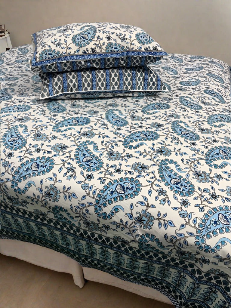 Double Bedspread with 2 pillow covers - The Pyt Store